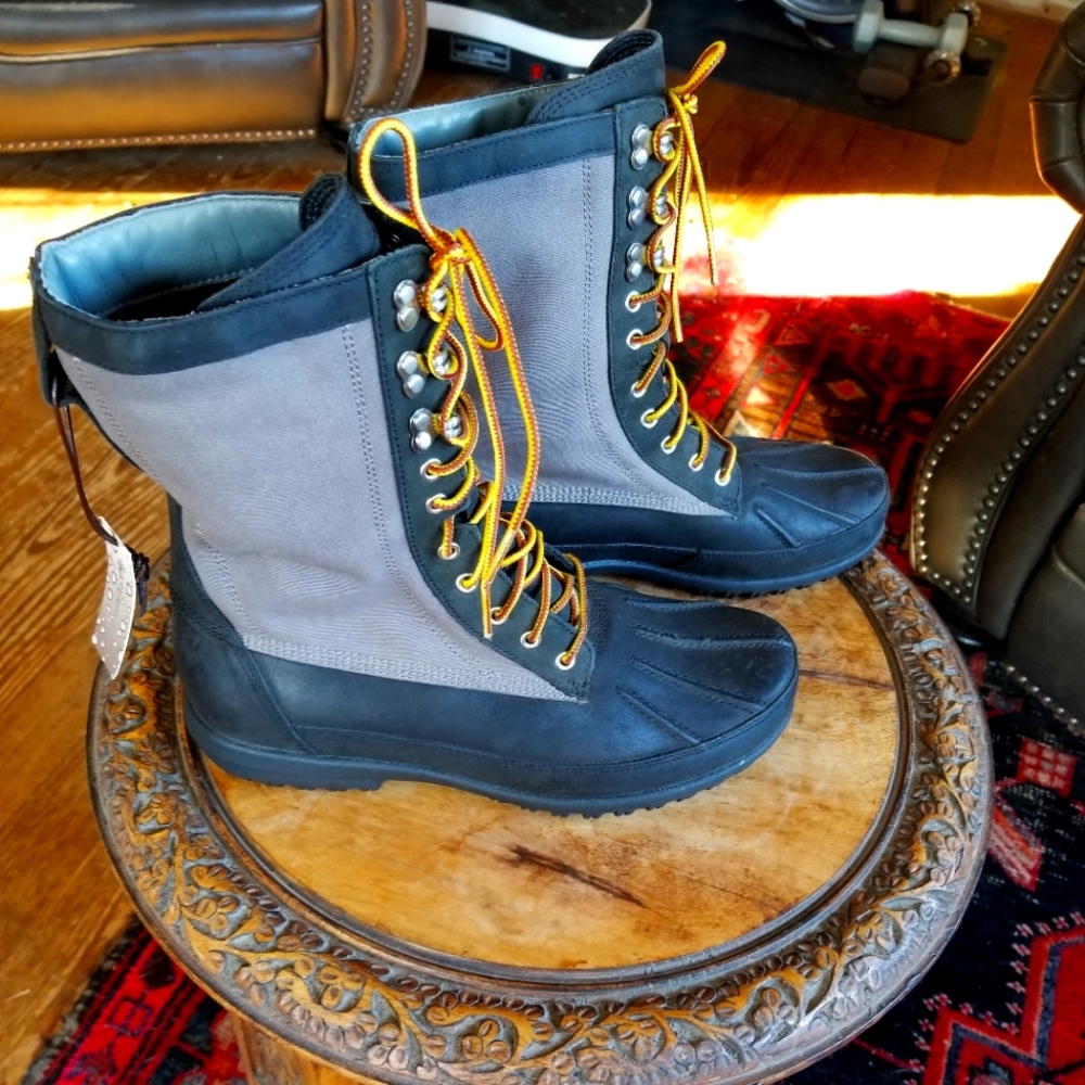 COLE HAAN VINTAGE STYLE DUCK BOOT. BRAND NEW. 7 1/2 M MENS.